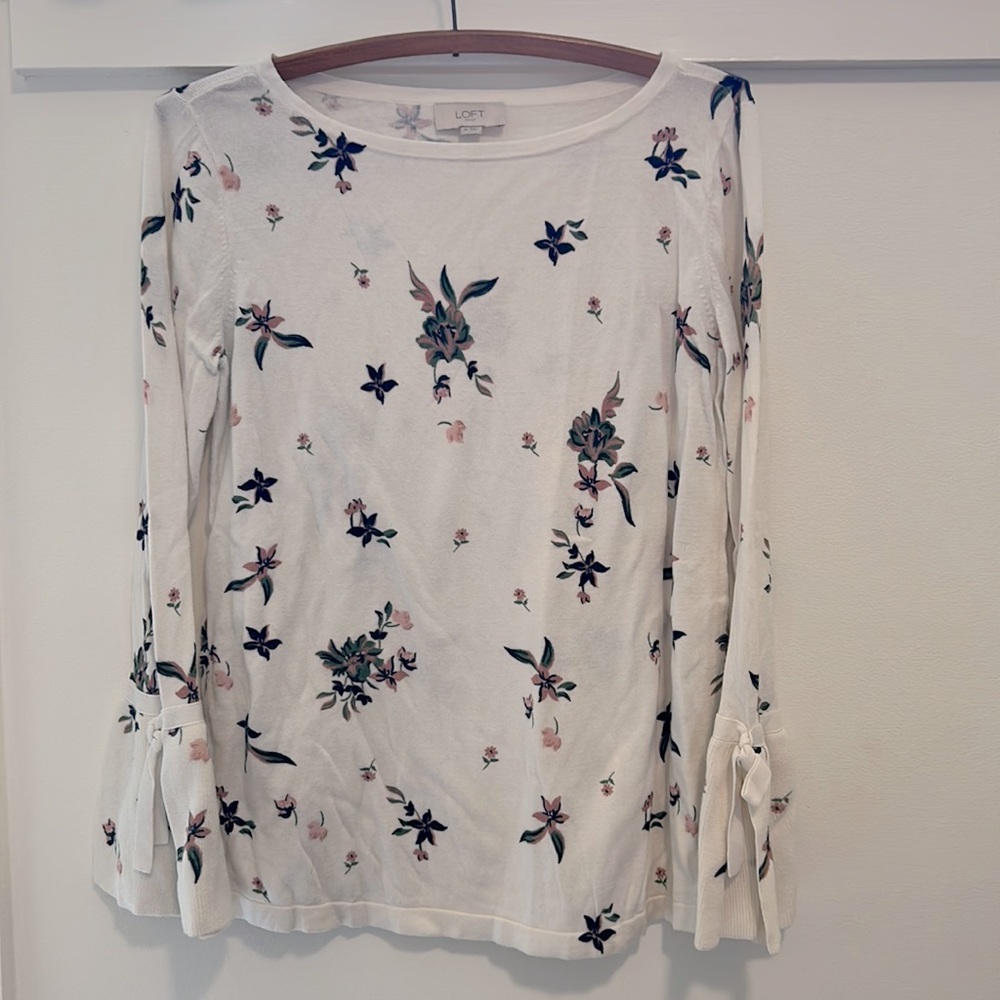 LOFT bell sleeved 100% cotton sweater